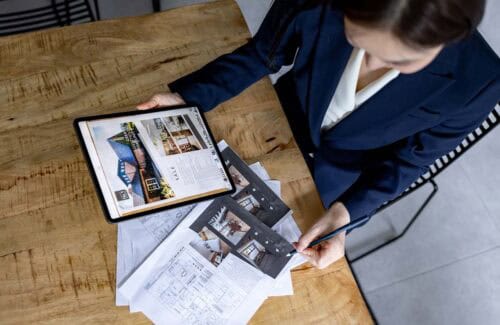 Real estate agent ensures materials all have consistent branding